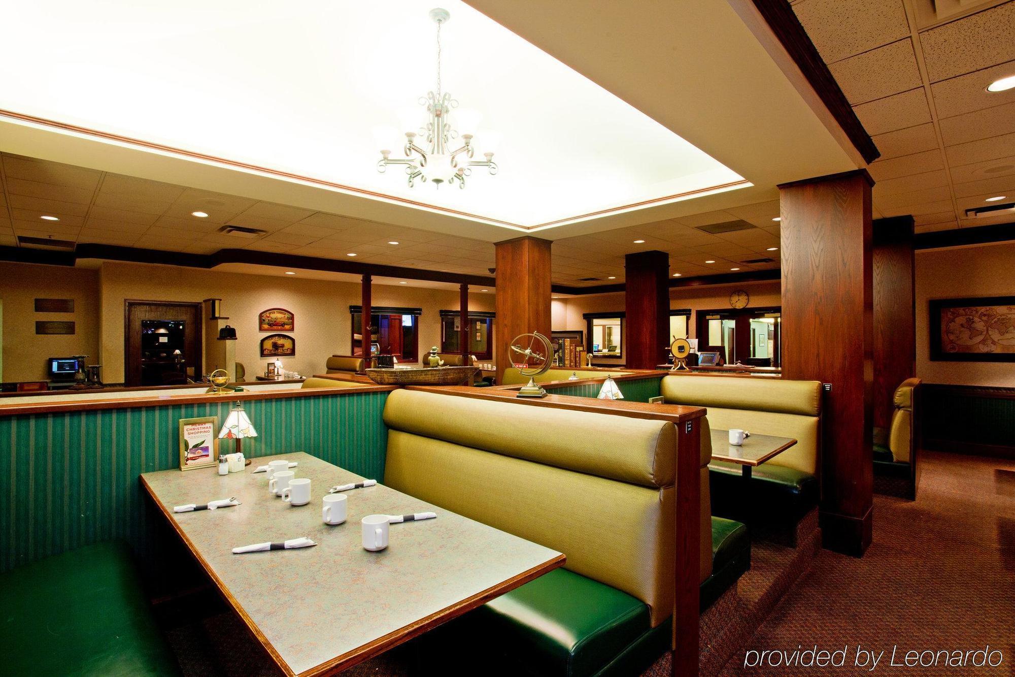 Holiday Inn Conference Centre Edmonton South By Ihg Restoran gambar